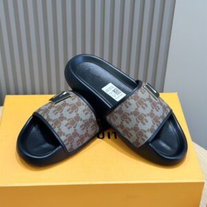 LOUIS VUITTON WATERFRONT MULE - S093