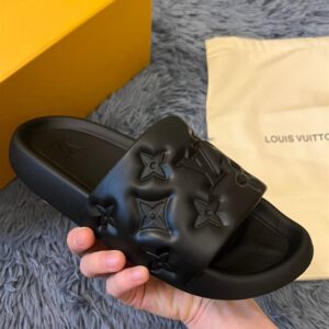 LOUIS VUITTON WATERFRONT MULE - S155