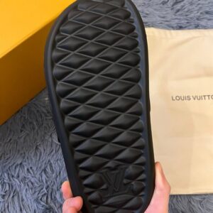 LOUIS VUITTON WATERFRONT MULE - S155