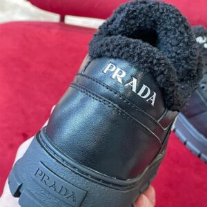 PRADA BLACK LEATHER AND SHEARL