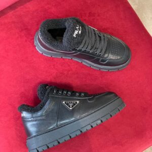 PRADA BLACK LEATHER AND SHEARL