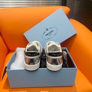 PRADA DOWNTOWN PATENT LEATHER SNEAKERS WHITE SILVER - P032