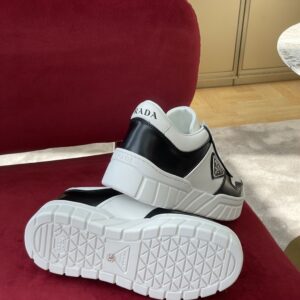 PRADA VOLUMINOUS SNEAKERS WHITE BLACK - P062