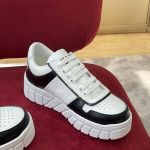 PRADA VOLUMINOUS SNEAKERS WHITE BLACK - P062