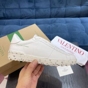 VALENTINO GARAVANI OPEN FOR A CHANGE SNEAKERS - TM048