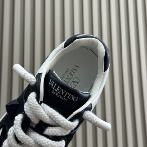 VALENTINO ONE STUD XL LOW-TOP SNEAKER IN NAPPA LEATHER AND JACQUARD TOILE ICONOGRAPHE TECHNICAL FABRIC - TM010