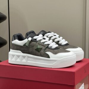 VALENTINO ONE STUD XL LOW-TOP SNEAKER IN NAPPA LEATHER AND JACQUARD TOILE ICONOGRAPHE TECHNICAL FABRIC - TM011