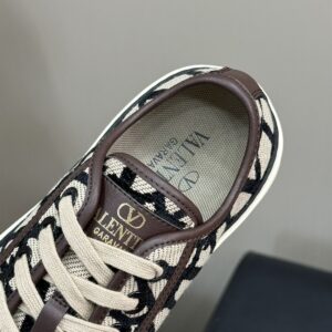 VALENTINO TOILE ICONOGRAPHE TOTALOOP LOW-TOP SNEAKER - TM021