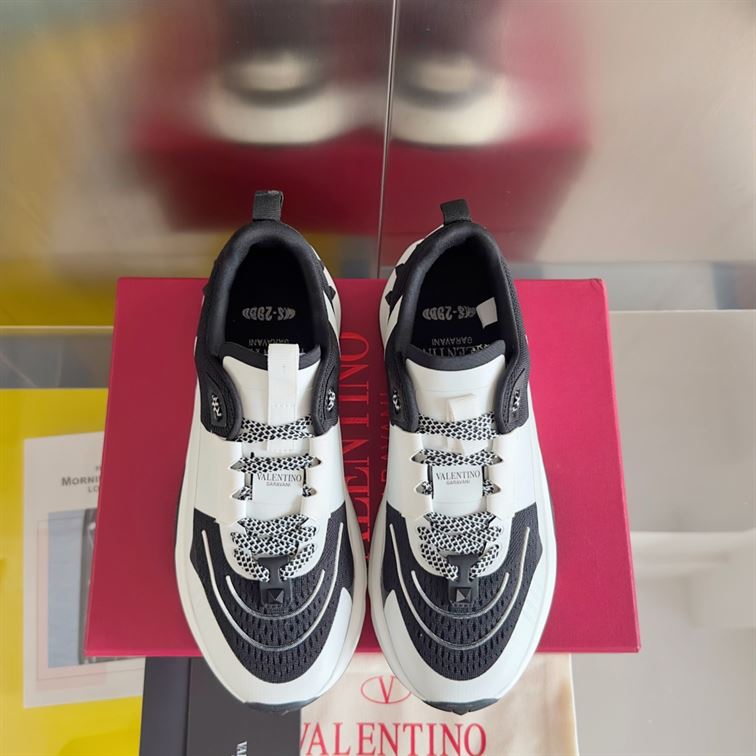 VALENTINO TRUE ACT LOW TOP SNEAKER IN MESH AND RUBBERIZED FABRIC - TM016