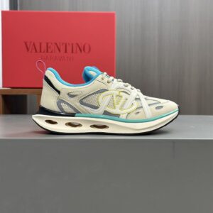 VALENTINO VLOGO EASYJOG LOW-TOP SNEAKER IN CALFSKIN AND FABRIC - TM003