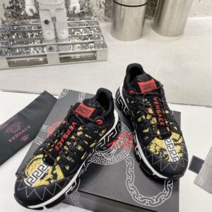 VERSACE TRIGRECA SNEAKERS BLACK GOLD - UH021