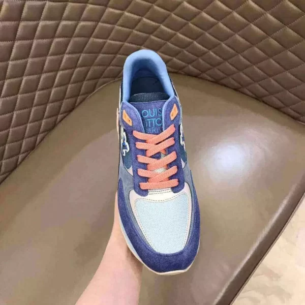 LOUIS VUITTON INITIALS ‘RUN AWAY’ SNEAKERS - L159