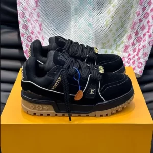 LOUIS VUITTON LV TRAINER MAXI SNEAKERS IN BLACK - L150