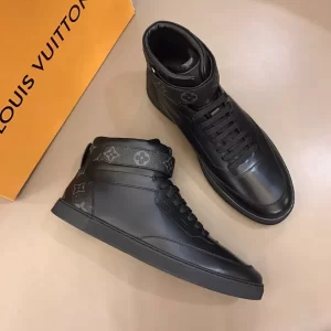 LOUIS VUITTON PASSENGER SNEAKER BOOT - L156