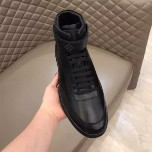 LOUIS VUITTON PASSENGER SNEAKER BOOT - L156