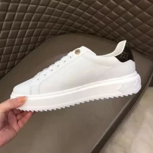 LOUIS VUITTON TIME OUT TRAINERS - L153