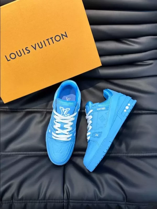 LOUIS VUITTON TRAINER SNEAKERS IN BLUE - L154