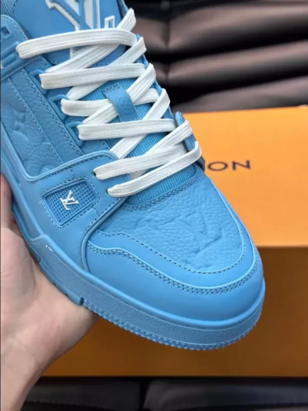 LOUIS VUITTON TRAINER SNEAKERS IN BLUE - L154